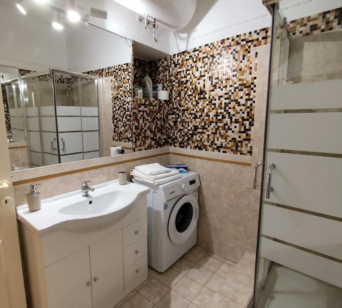 Cozy Navona Apartment Rome Italy