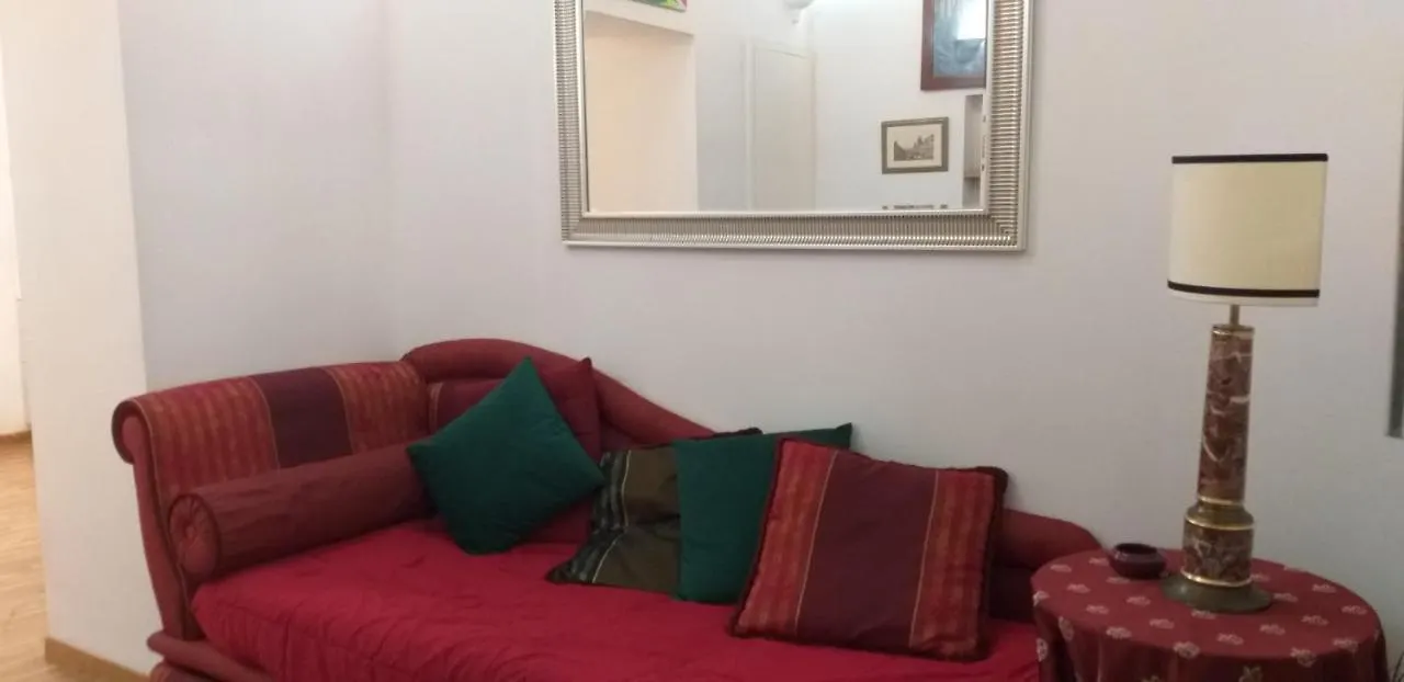 Cozy Navona Apartment Рим